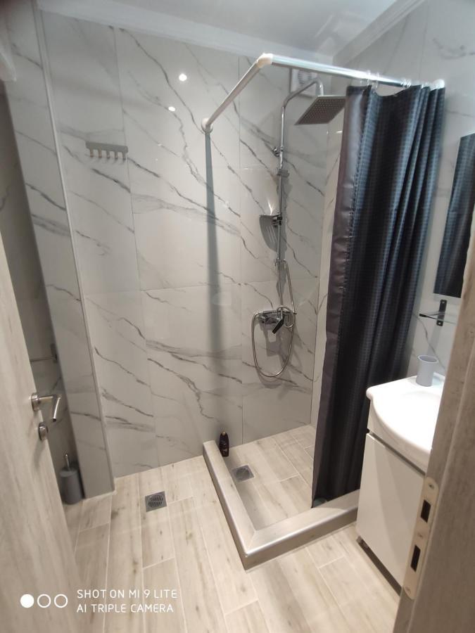 Kamares Apartament *